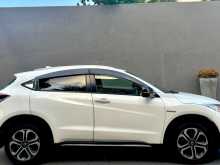 https://riyasewana.com/uploads/honda-vezel-2016-722004812682.jpg