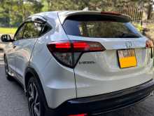 https://riyasewana.com/uploads/honda-vezel-2017-2919042812802.jpg