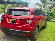 https://riyasewana.com/uploads/honda-vezel-2017-317012812162.jpg