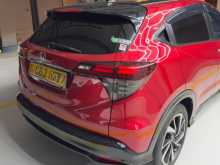 https://riyasewana.com/uploads/honda-vezel-2019-319594712192.jpg