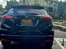 https://riyasewana.com/uploads/honda-vezel-2019-513470312073.jpg