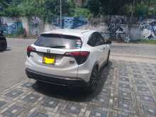 https://riyasewana.com/uploads/honda-vezel-201956274452.jpg