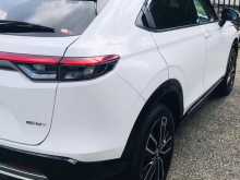 https://riyasewana.com/uploads/honda-vezel-2023-812381412243.jpg
