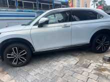 https://riyasewana.com/uploads/honda-vezel-2024-160445912154.jpg