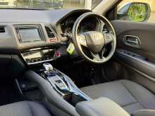 https://riyasewana.com/uploads/honda-vezel-21024114223.jpg