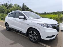 https://riyasewana.com/uploads/honda-vezel-210503717345.jpg