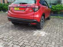 https://riyasewana.com/uploads/honda-vezel-2105454844.jpg