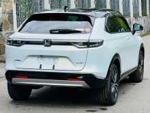 https://riyasewana.com/uploads/honda-vezel-21110447255.jpg