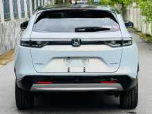 https://riyasewana.com/uploads/honda-vezel-21110447984.jpg