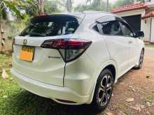 https://riyasewana.com/uploads/honda-vezel-2111083922253.jpg