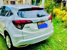 https://riyasewana.com/uploads/honda-vezel-211205617735.jpg