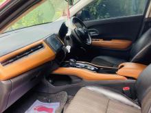 https://riyasewana.com/uploads/honda-vezel-2114121424563.jpg