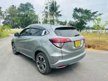 https://riyasewana.com/uploads/honda-vezel-21175730913.jpg