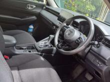 https://riyasewana.com/uploads/honda-vezel-211822286434.jpg