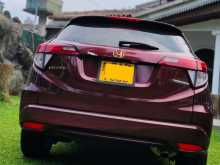 https://riyasewana.com/uploads/honda-vezel-211949104143.jpg