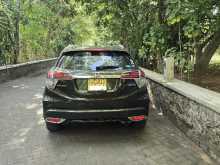 https://riyasewana.com/uploads/honda-vezel-21654594673.jpg