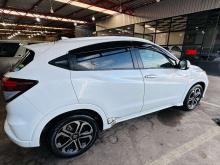 https://riyasewana.com/uploads/honda-vezel-21810296434.jpg