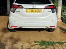 https://riyasewana.com/uploads/honda-vezel-2210523776.jpg
