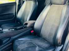 https://riyasewana.com/uploads/honda-vezel-22111337825.jpg