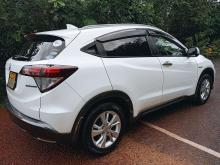 https://riyasewana.com/uploads/honda-vezel-221652417005.jpg
