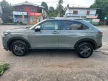 https://riyasewana.com/uploads/honda-vezel-221728014373.jpg