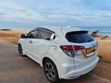 https://riyasewana.com/uploads/honda-vezel-2218074922112.jpg