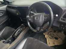 https://riyasewana.com/uploads/honda-vezel-222109184673.jpg