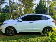 https://riyasewana.com/uploads/honda-vezel-2233724422.jpg