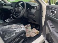 https://riyasewana.com/uploads/honda-vezel-231127396916.jpg