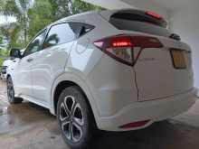 https://riyasewana.com/uploads/honda-vezel-23123739113.jpg