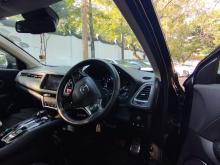 https://riyasewana.com/uploads/honda-vezel-2514463417715.jpg