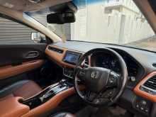 https://riyasewana.com/uploads/honda-vezel-25232728405.jpg