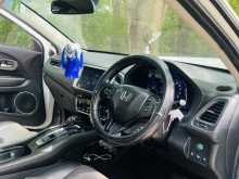 https://riyasewana.com/uploads/honda-vezel-2616080422702.jpg