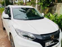 https://riyasewana.com/uploads/honda-vezel-2617332222302.jpg