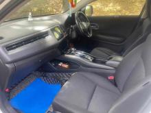 https://riyasewana.com/uploads/honda-vezel-2617341924372.jpg