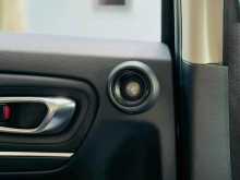 https://riyasewana.com/uploads/honda-vezel-2690715895.jpg