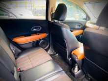 https://riyasewana.com/uploads/honda-vezel-27110140534.jpg