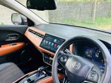 https://riyasewana.com/uploads/honda-vezel-2711340524642.jpg