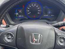 https://riyasewana.com/uploads/honda-vezel-2712430822592.jpg