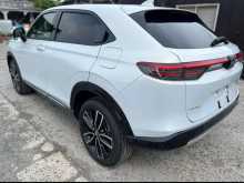 https://riyasewana.com/uploads/honda-vezel-271654394132.jpg