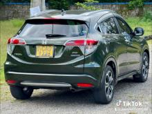 https://riyasewana.com/uploads/honda-vezel-2718425017265.jpg