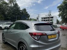 https://riyasewana.com/uploads/honda-vezel-2720140617014.jpg