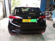 https://riyasewana.com/uploads/honda-vezel-282332454533.jpg