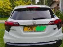 https://riyasewana.com/uploads/honda-vezel-28613284922.jpg