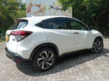 https://riyasewana.com/uploads/honda-vezel-2874315363.jpg