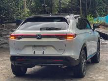 https://riyasewana.com/uploads/honda-vezel-2914215324951.jpg