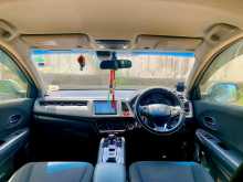 https://riyasewana.com/uploads/honda-vezel-29221953593.jpg