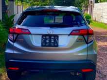https://riyasewana.com/uploads/honda-vezel-29221953834.jpg