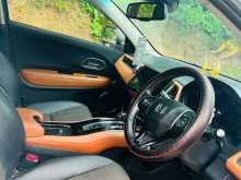 https://riyasewana.com/uploads/honda-vezel-2927514433.jpg
