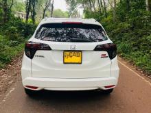 https://riyasewana.com/uploads/honda-vezel-2928186186.jpg